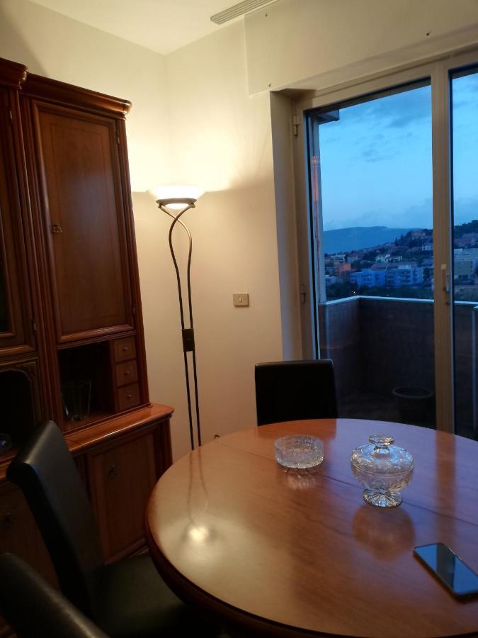 Nino E Issi Apartment Trieste Exteriör bild